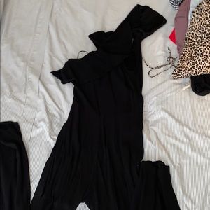 ONE SHOULDER BLACK JUMPSUIT